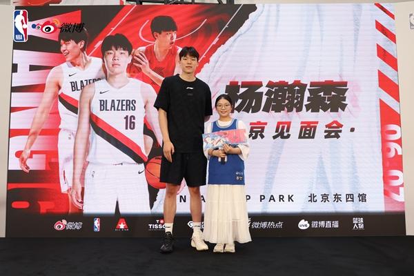 又一人重伤!快船米勒肩部手术至少休战半年:7月刚签3年合同