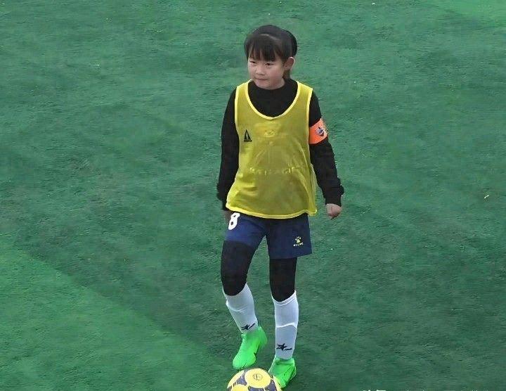穆帅失败2次!土超3亿豪门18年后重返欧冠正赛:掀翻里昂 爆发冲突